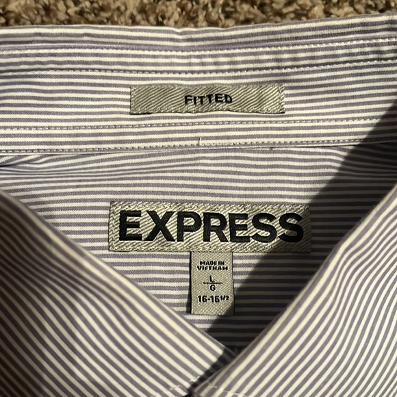 Express Fitted Dress Shirt - Picture 4 of 4